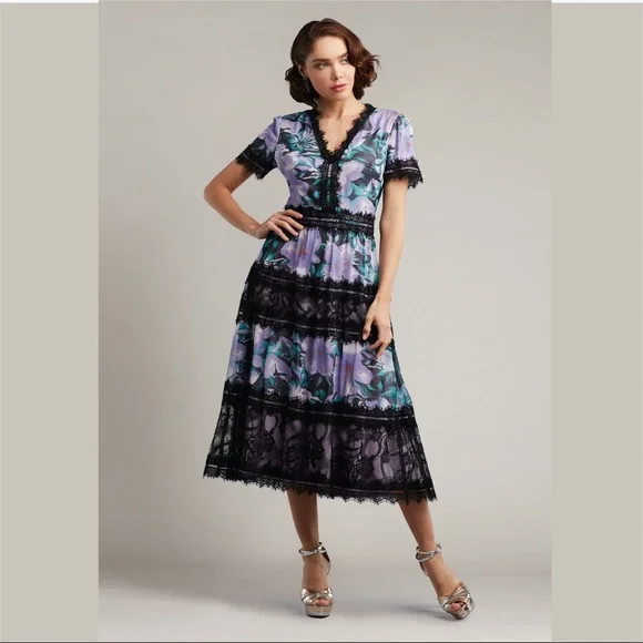 chinese dress ladies TADASHI SHOJI Size 6 Blue White Rayon Blend Lace Short Sleeve Cocktail   Sui Generis Designer Consignment